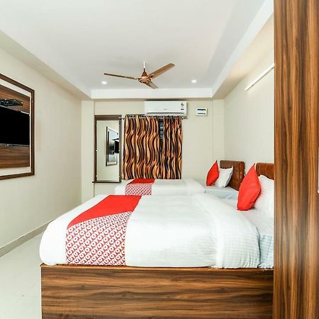 Oyo 26559 Renuka Hotels Visakhapatnam Esterno foto