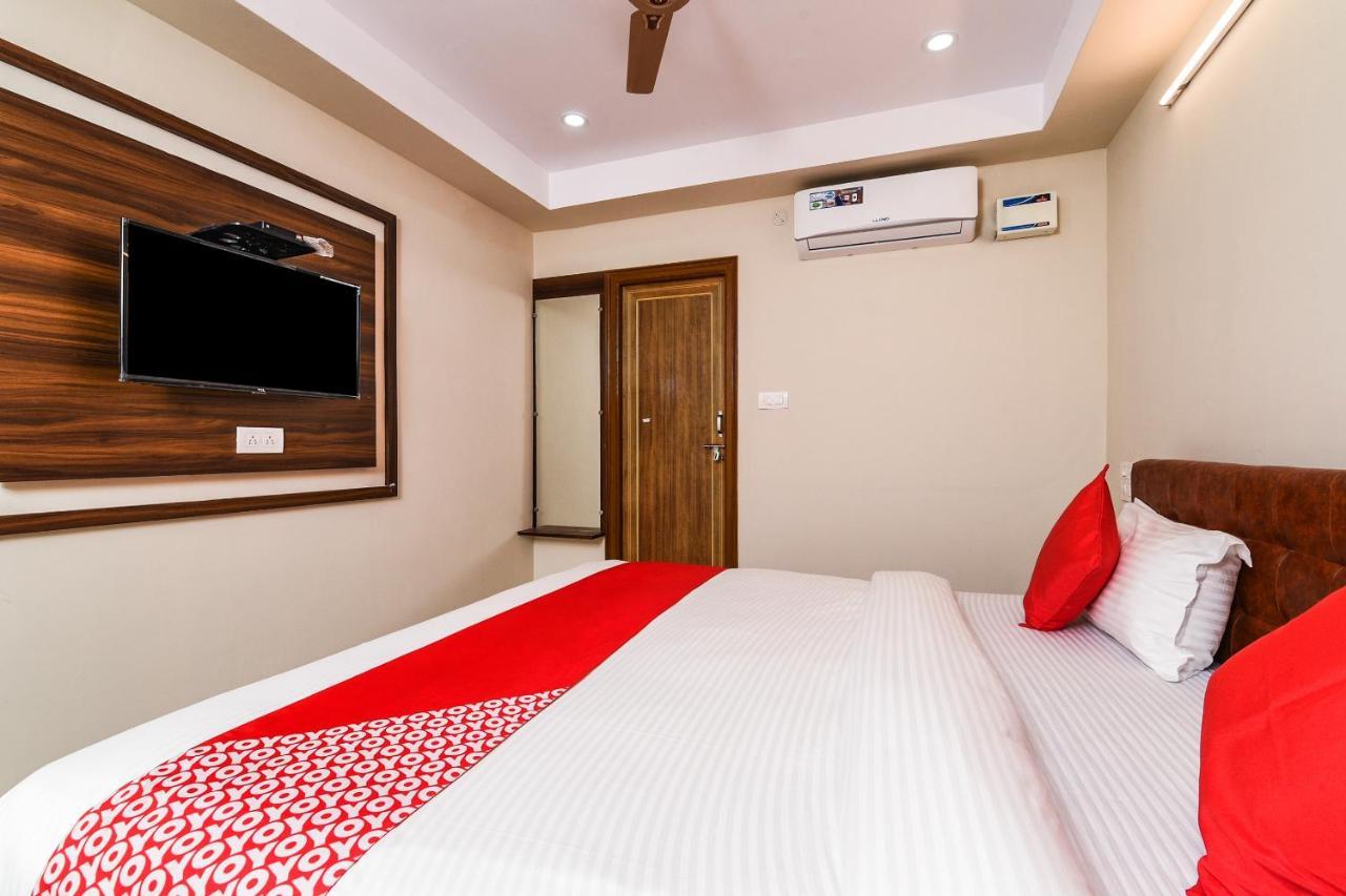 Oyo 26559 Renuka Hotels Visakhapatnam Esterno foto