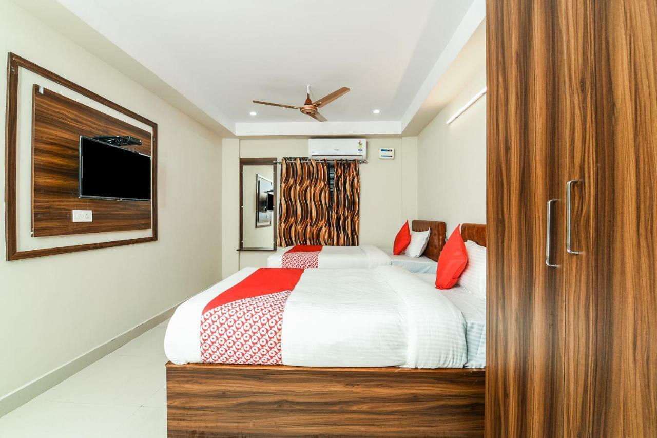 Oyo 26559 Renuka Hotels Visakhapatnam Esterno foto