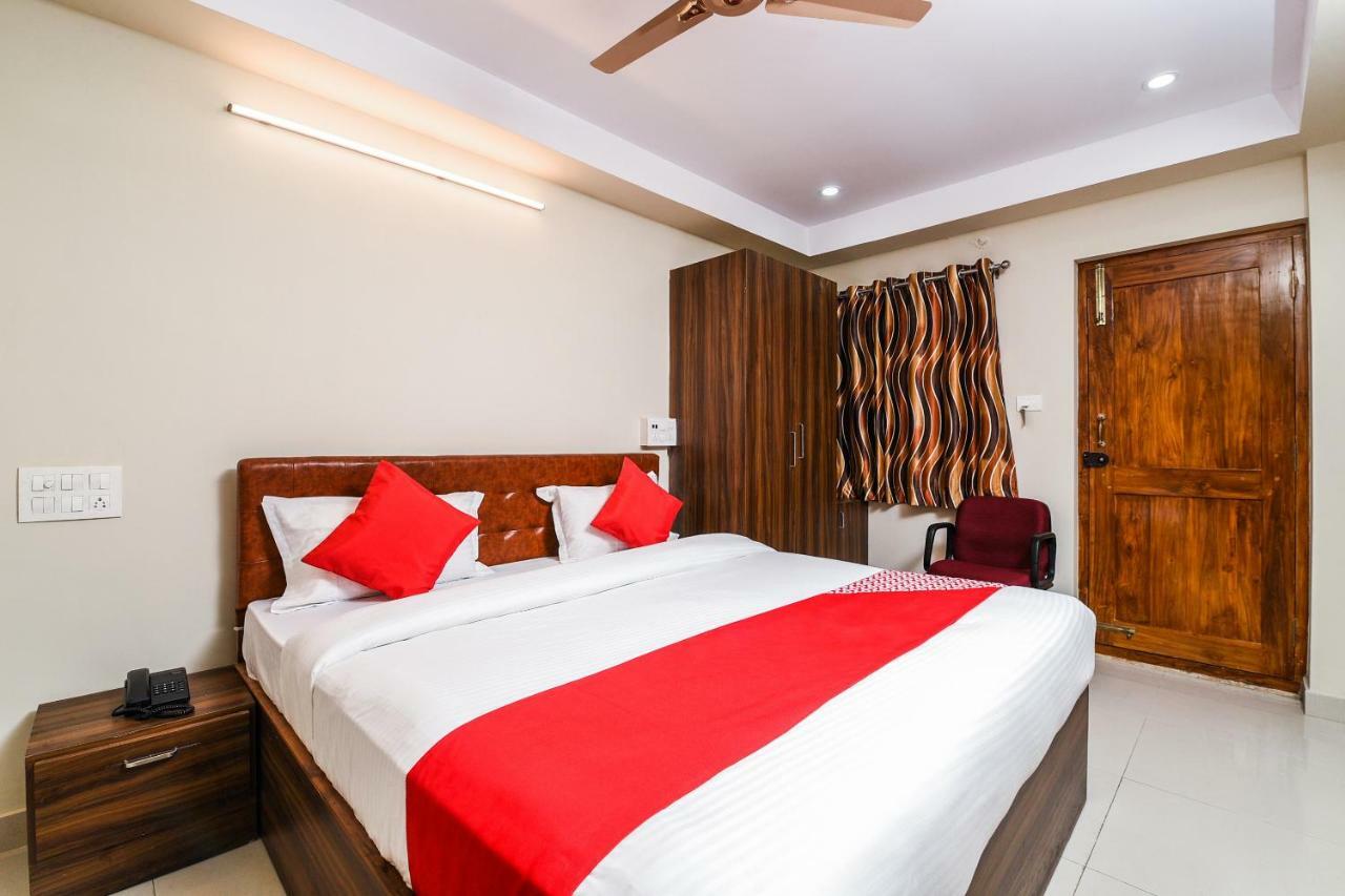 Oyo 26559 Renuka Hotels Visakhapatnam Esterno foto